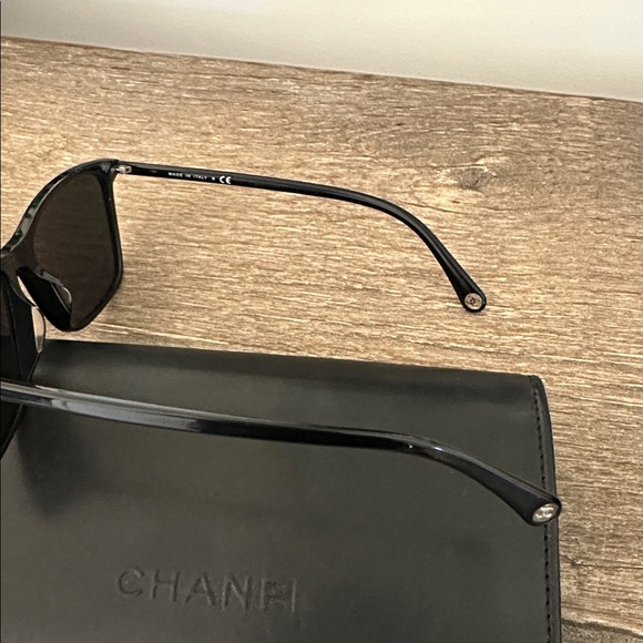 Chanel sunglasses 🕶️ polarized with case black style 5447a - Picture 6 of 9